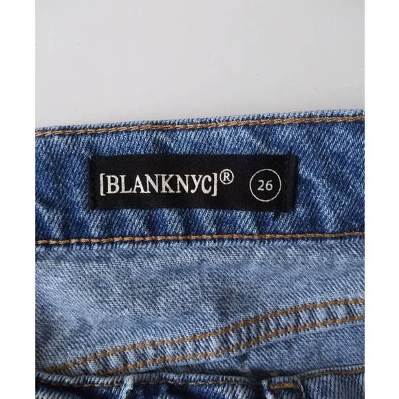 Blank NYC Raw Hem Distressed Jean Shorts Medium Wash Button Fly Sz 2 - Picture 4 of 6